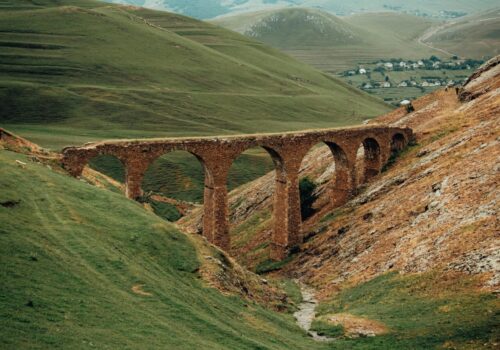 pexels-ganimatque-9926161 تذاكر طيران من الكويت إلى باكو