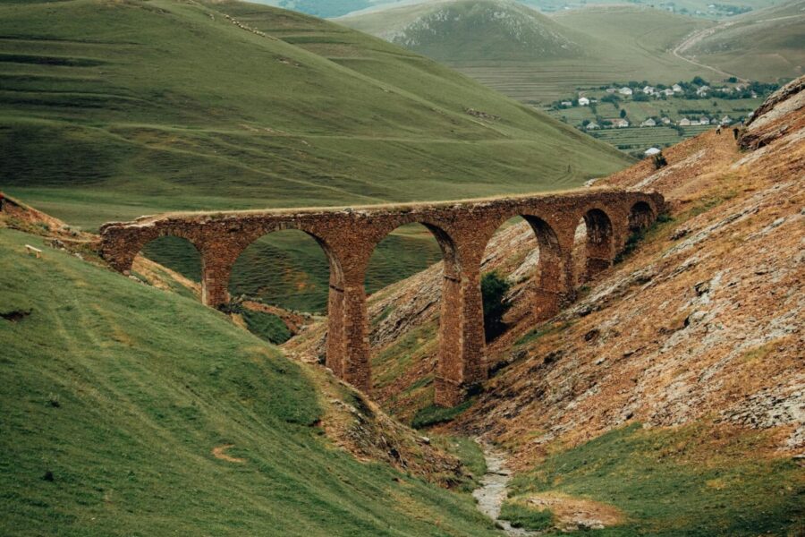 pexels-ganimatque-9926161 تذاكر طيران من الكويت إلى باكو