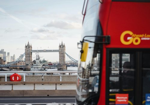 pexels-olgalioncat-7245323 رحلات الكويت إلى لندن رخيصة