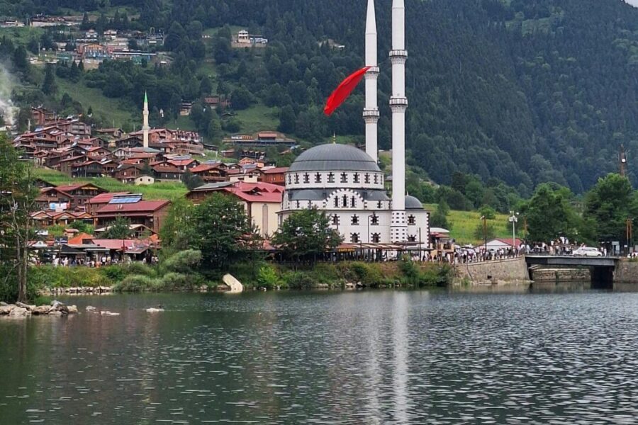 pexels-selim-sahi-n-706204414-33993046 حجز رحلات الكويت إلى طرابزون