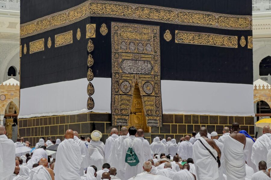 pexels-yasirgurbuz-32290180 تأشيرات العمرة الكويت