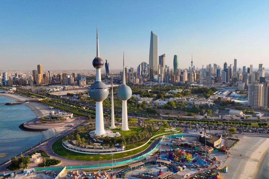 مسافرون يستعدون للاستمتاع بعروض العيد الوطني الكويتي للسفر